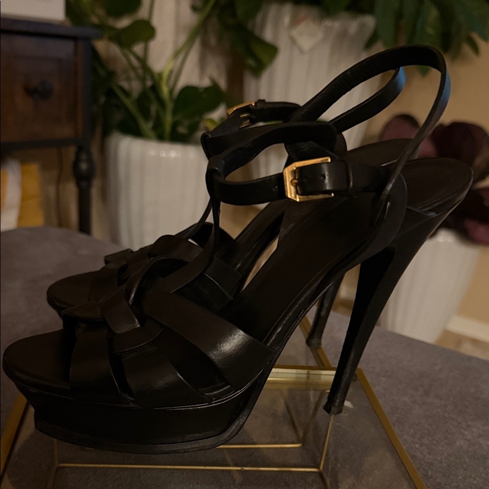 Saint Laurent Black Leather Knot T-Strap Heels - Picture 4 of 9